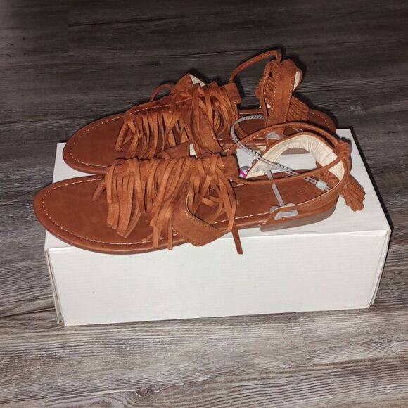 Olivia Miller Cognac Fringe Sandals Sz 8 NIB - Picture 2 of 6
